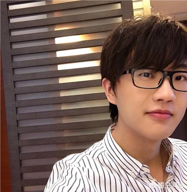 许嵩的女朋友徐佳颖:许嵩为什么只当个网络歌手