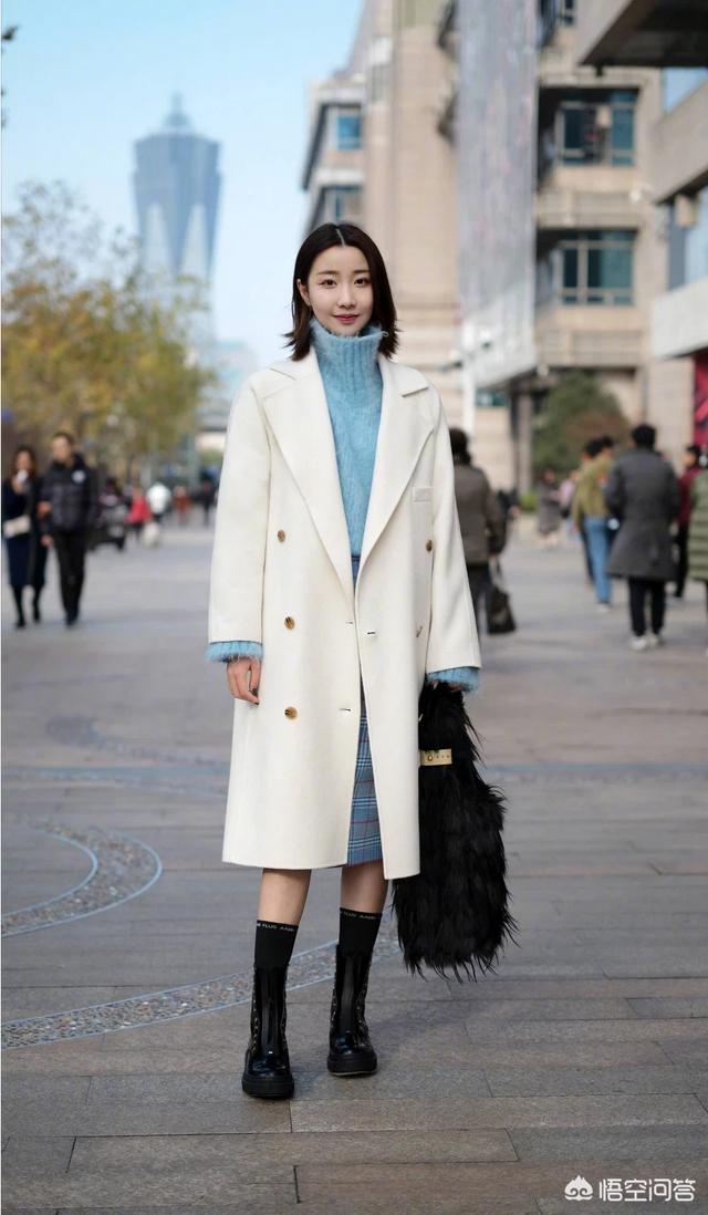 奶白色大衣穿什么内搭比较好看别克奶白色