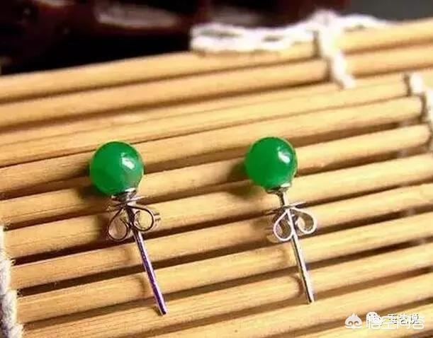 玉镯断了包金需要多少钱,玉镯断成3截，有办法补救吗？