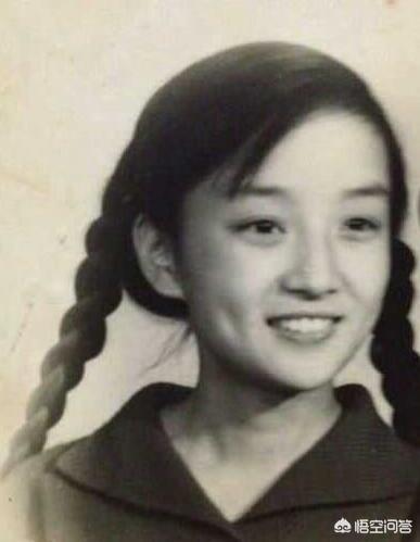 周晓兰和杨希是不是中国女排历史上最漂亮的球员？为什么？