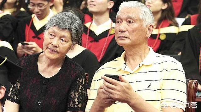 姚明婚礼:和2米06的郑海霞结婚是什么感觉/他直言：太高了？