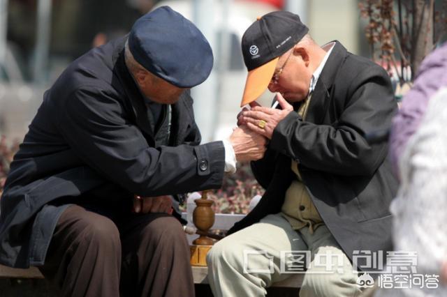 过年回家,农民工兜里为啥揣着两种不同的烟？