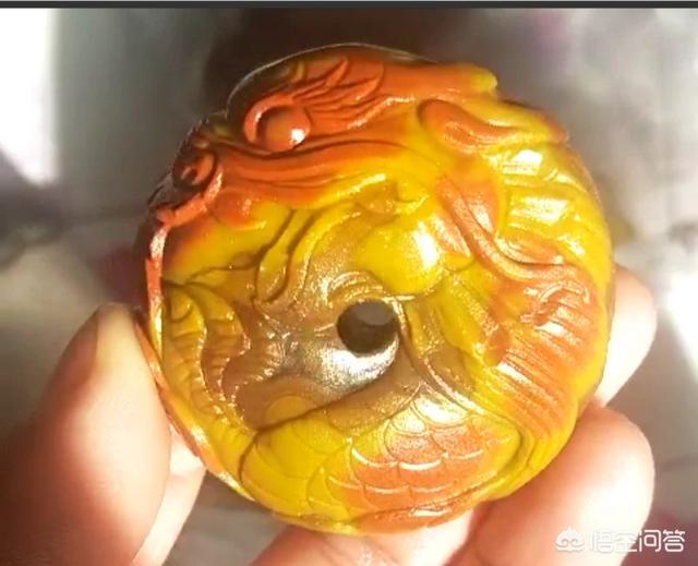 玉平安扣灵异事件:300块钱的翡翠平安扣是真的吗？