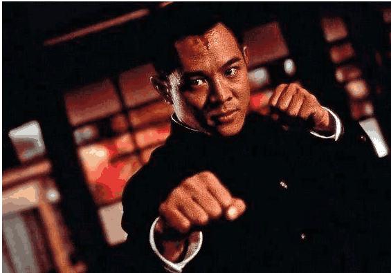 身为功夫皇帝,李连杰为何在拍摄《中南海保镖》时要配9名保镖？