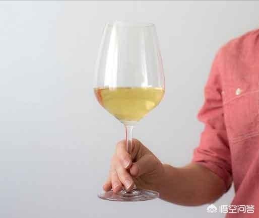 女士拿红酒杯的手势图，女生的哪些行为会让人觉得温暖有教养？