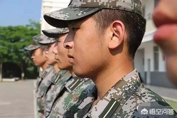 为什么军人出门都普遍穿便装而不是军装？