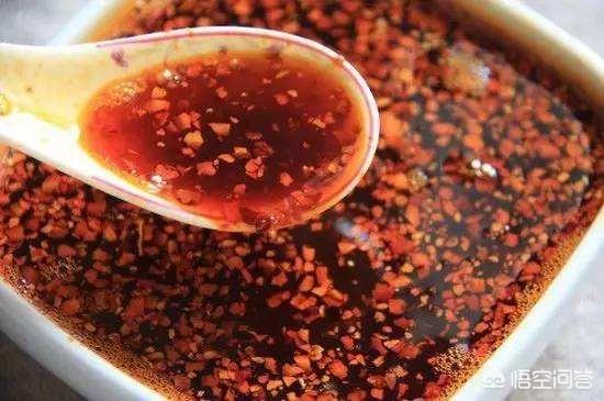 在家如何做好吃的辣椒油，自制辣椒油的时候，炸剩下的香葱、洋葱等香料还有什么作用吗？
