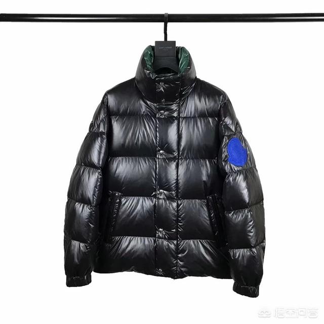 哪个品牌的羽绒服穿着舒服又好看？