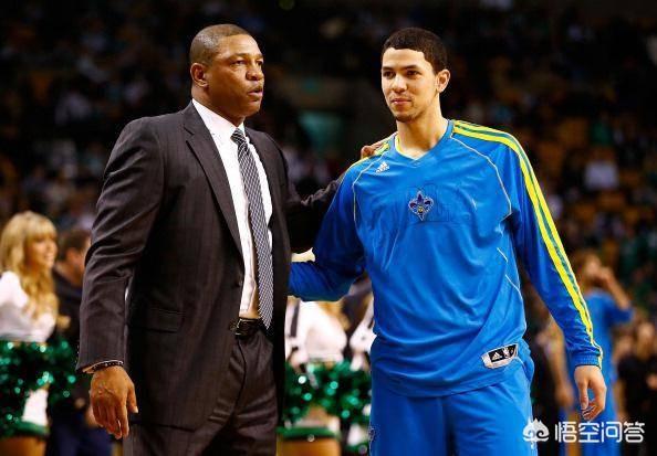 奥斯丁格里芬被龙皓晨杀死:库里这么白也是黑人，NBA还有谁皮肤很白但却是实打实的黑人？