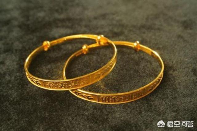 旧黄金是卖还是换划算,用以前买的金手镯去金店换划算吗？