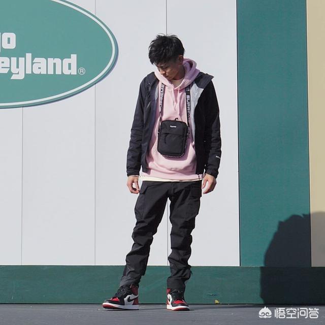 男模露鸟陈大卫:模特的身材和气质让你选择你会偏向哪一个？