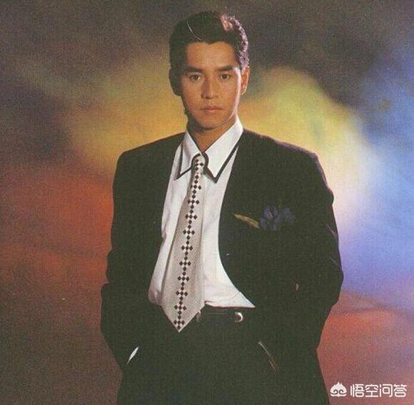 杜丽莎演唱会:你觉得谭校长的唱功如何？