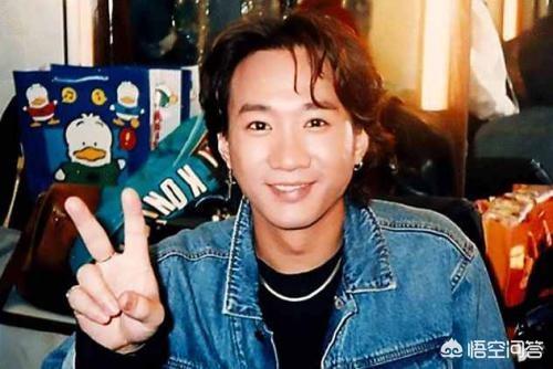 黄家驹墓遭人涂鸦:黄家驹和张国荣谁被“神”化了你怎么看