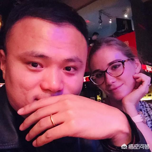 俄罗斯美女与大黄狗:俄罗斯美女嫁中国是否是彻头彻尾地媒体炒作的谎言？