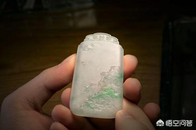 翡翠雕刻,翡翠雕刻，越简洁价格就越高吗？