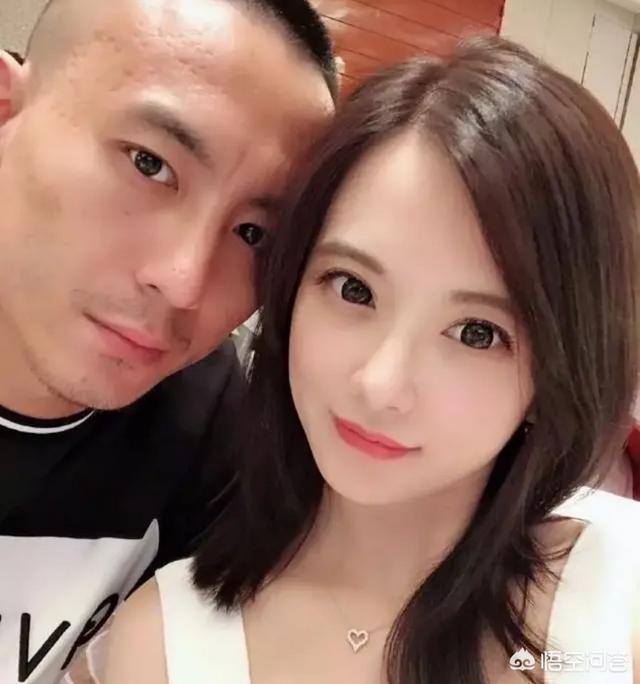 毛剑卿深夜发文说自己离婚，网友质疑是因为踢不上球没钱，你怎么看？