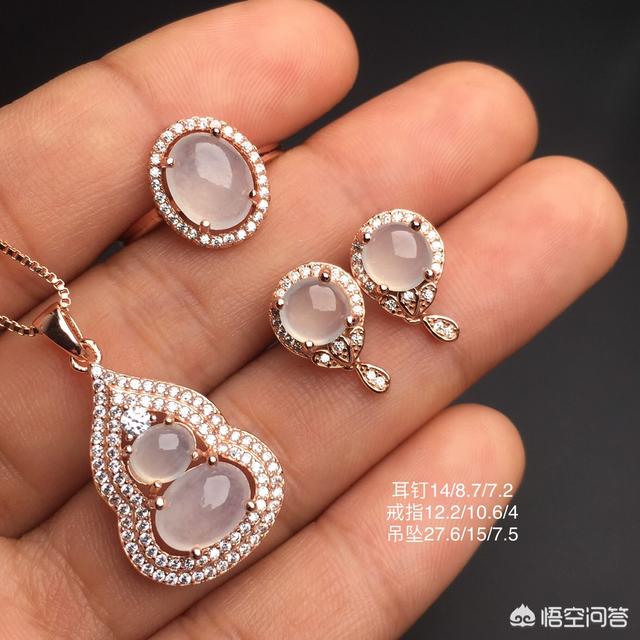 几百块的翡翠手镯是真的吗,几百块的翡翠值不值得购买？