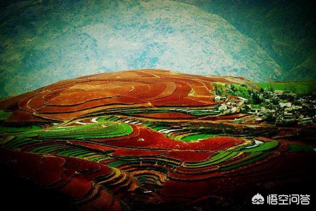 准备用佳能相机去云南拍摄云阳梯田和东川红土地，带什么镜头好？