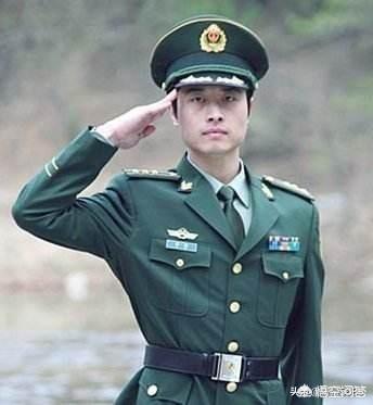 打架怎样劝架的词语:邻居家爆发激烈内战，应该主动劝架还是袖手旁观？