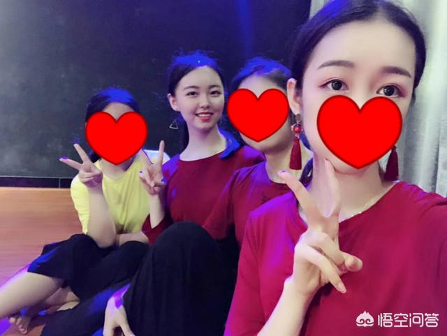 芙蓉姐姐整容前照片:芙蓉姐姐到底长得怎么样？