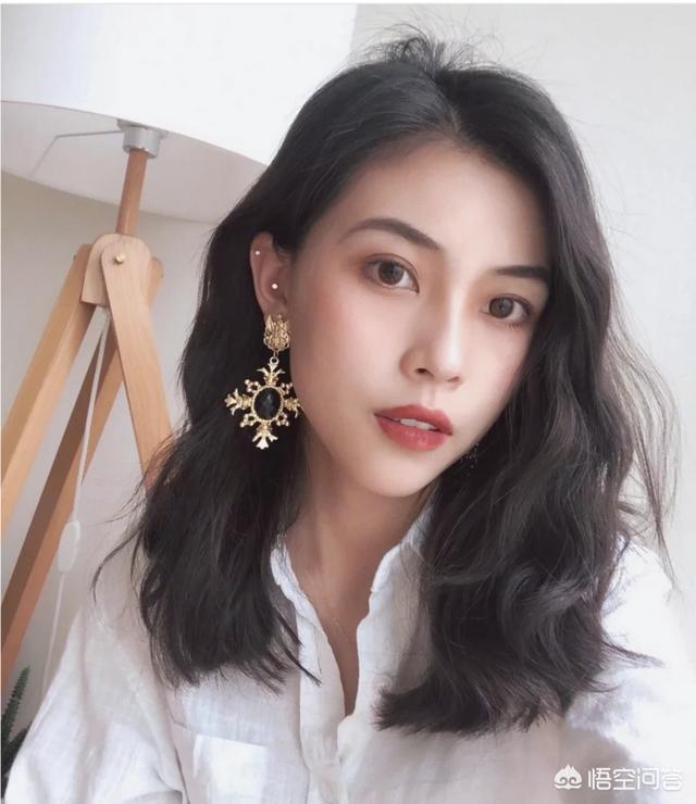 女童长发发型:女生长发怎么绑一些好看的发型？