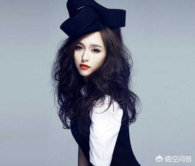 巩俐高开衩裙:女演员中，你觉得谁的演技是最好的？
