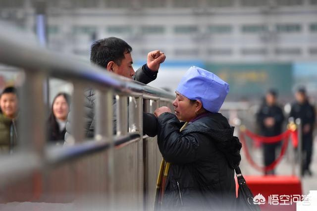 头条问答 - 即将外出的农民工,说一说你们离家的心情和最想和家人说的