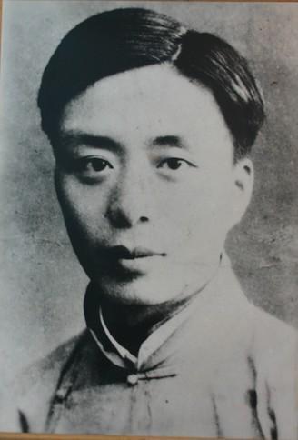 现代诗人有谁:当代的诗人是谁？有什么作品吗？