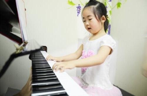 哪些古典音乐适合放给孩子听,培养音乐感觉？