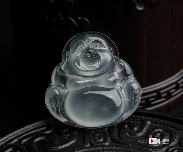 怎么挑选玉佛吊坠,什么样的翡翠玉佛吊坠才是极好的？