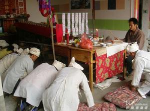 墓地葬山顶好还是山腰好,你见过哪些独特的下葬方式？