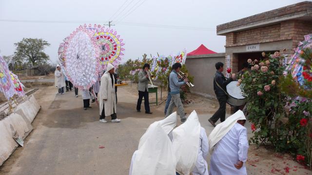 墓地葬山顶好还是山腰好,你见过哪些独特的下葬方式？
