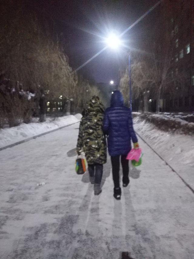 黑龙江高校女生嚣张查寝视频，冬天在哈尔滨上大学是一种怎样的体验