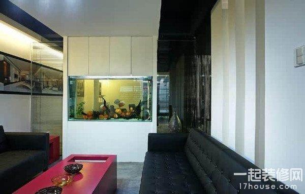 客厅在哪个方位最吉利,客厅里挂字什么位置合适？