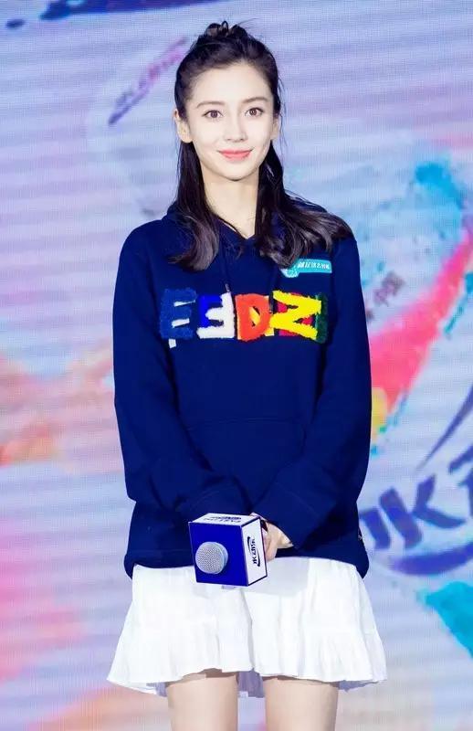 曝baby已怀孕:为什么baby怀孕时还能穿得少女感十足？