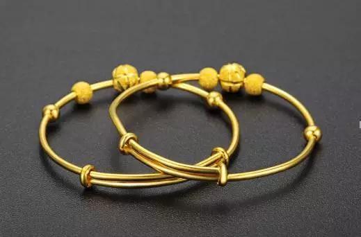 一手带玉一手戴金风水,为什么说“黄金有价玉无价”？