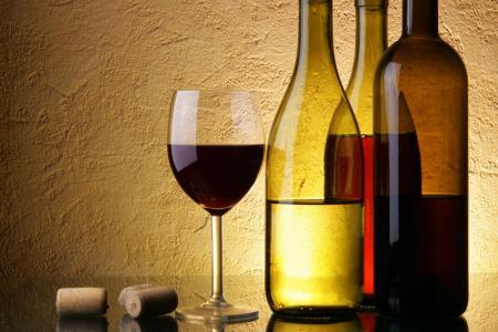 华夏庄园干红葡萄酒，市面上十元左右的红酒是什么做的？