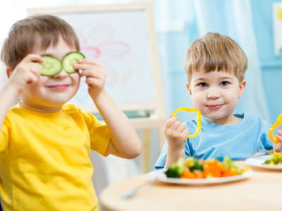 2岁宝宝三餐吃什么好，如何安排2岁宝宝的饮食更有利于身体发育