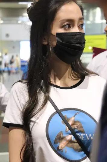 曝baby已怀孕:为什么baby怀孕时还能穿得少女感十足？