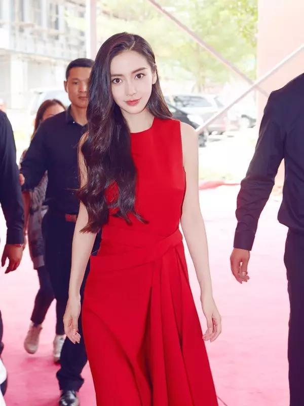 曝baby已怀孕:为什么baby怀孕时还能穿得少女感十足？