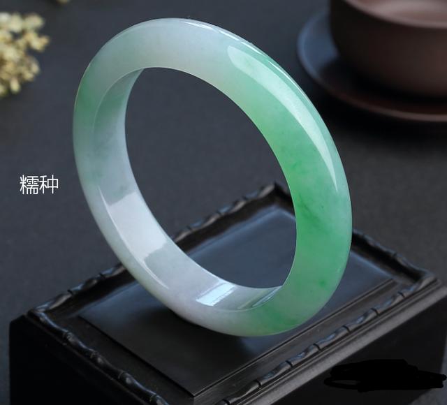 翡翠适合什么体质的人戴,不同生肖的人分别要戴什么种的翡翠？