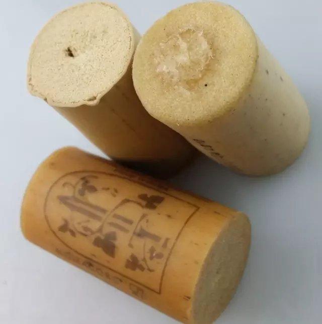 红酒为什么用软木塞，红酒的木塞到底是用什么做的？