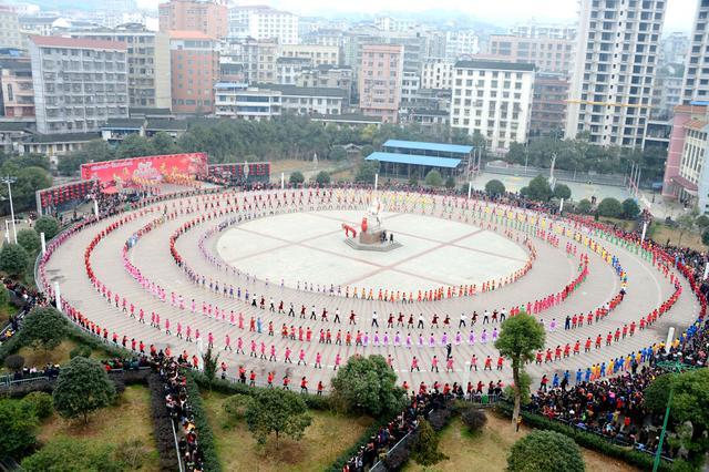 正月十五元宵灯节,你们家乡有整夜点亮所有房间里的灯的习俗吗？