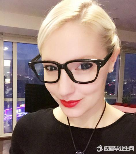 李白撒贝宁的老婆:撒贝宁的媳妇李白是哪个国家的？从事什么工作？