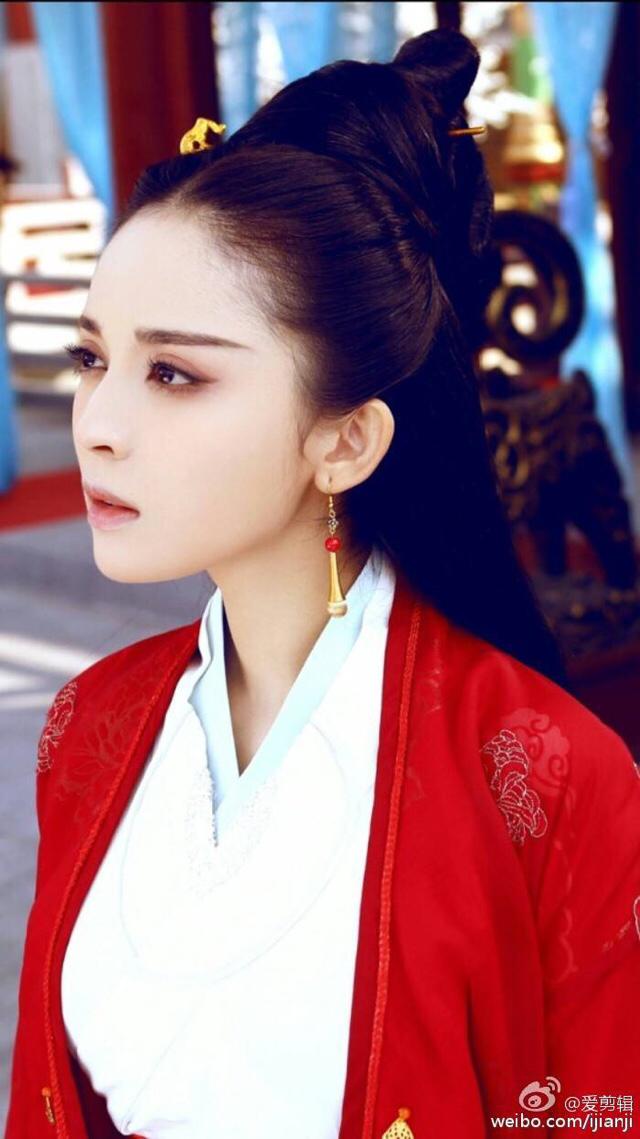北师大校花樊玲:曾经的足球宝贝樊玲现在怎么没有消息了?还有继续接触体育界吗？