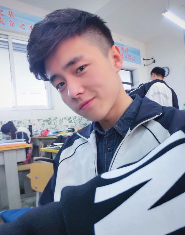 你们班班草有多帅