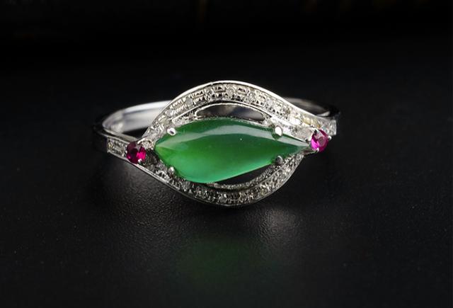 翡翠适合什么体质的人戴,不同生肖的人分别要戴什么种的翡翠？