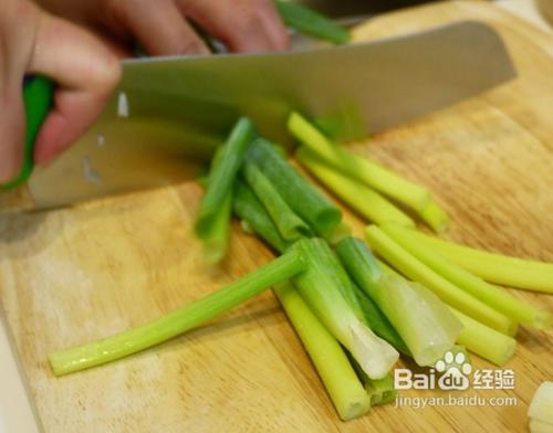 火锅店的火锅底料都是怎么制作的？