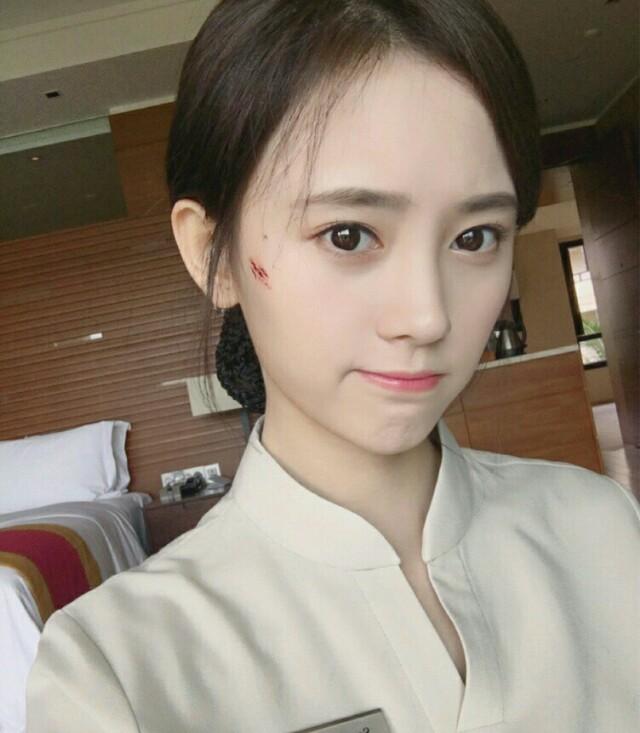 关晓彤和鞠婧祎你们觉得谁更好看？为什么？