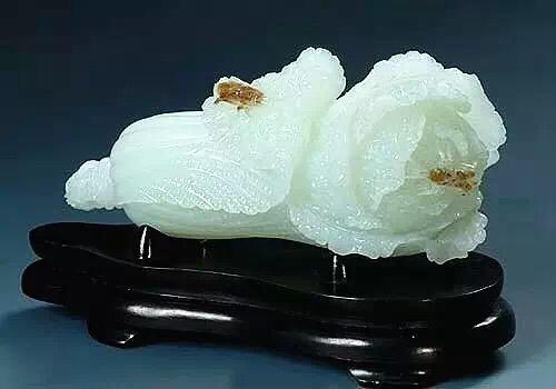 为什么卖玉的人不戴玉,为什么有的人不喜欢金银首饰而喜欢挂玉呢？